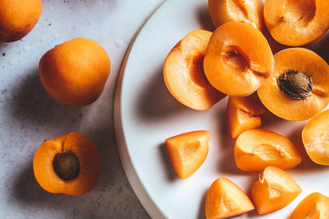 Aprikosenkernöl zaubert irritierter Haut wieder gute Laune